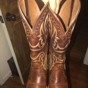 Ariat cowgirl boots